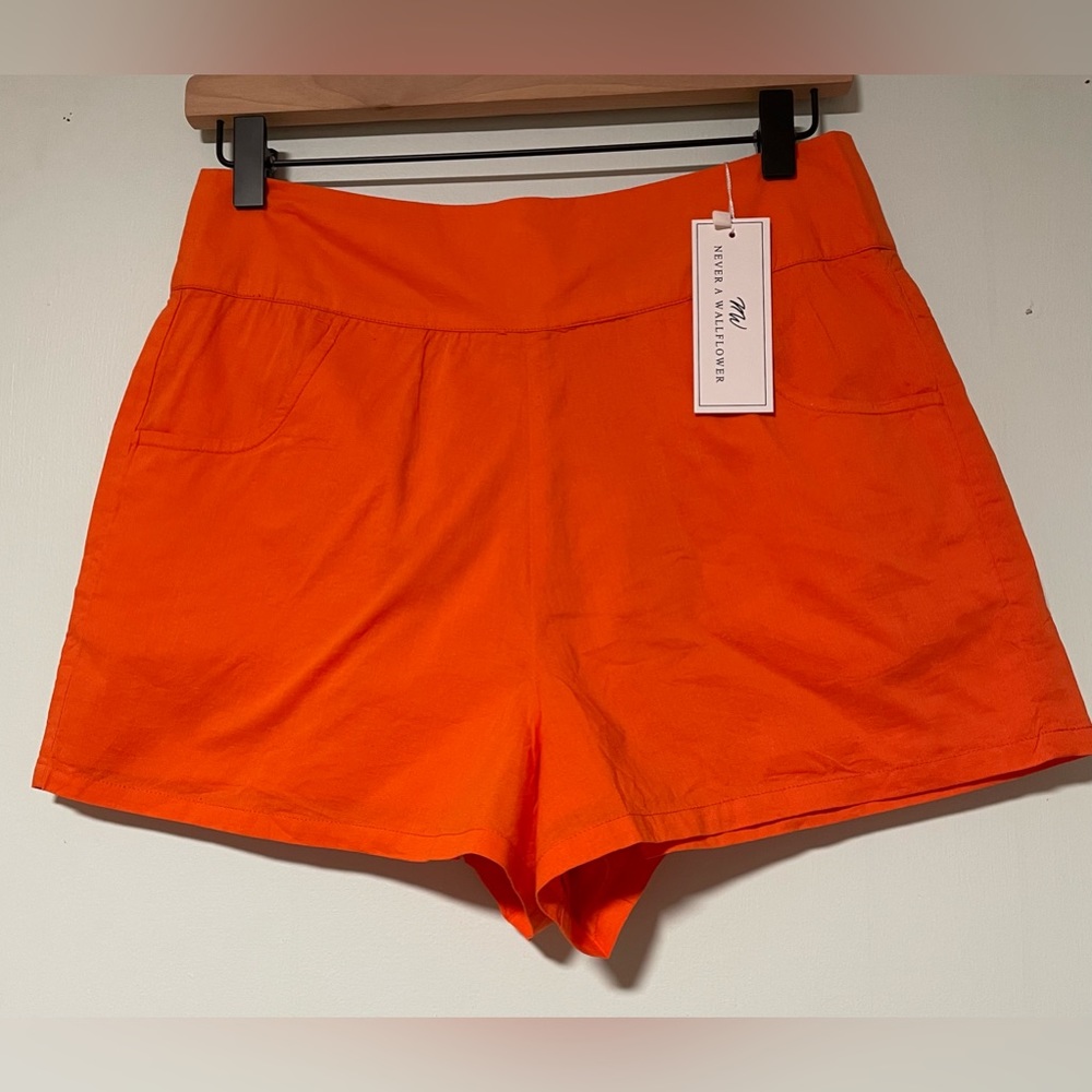 NWT Never a Wallflower 100% Cotton Orange Shorts Size XS